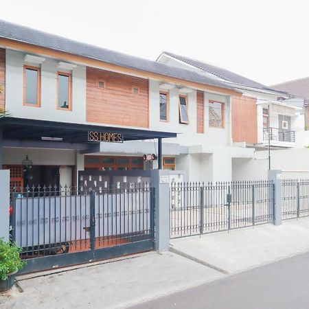Oyo 2196 Ss Homes Jakarta Eksteriør billede