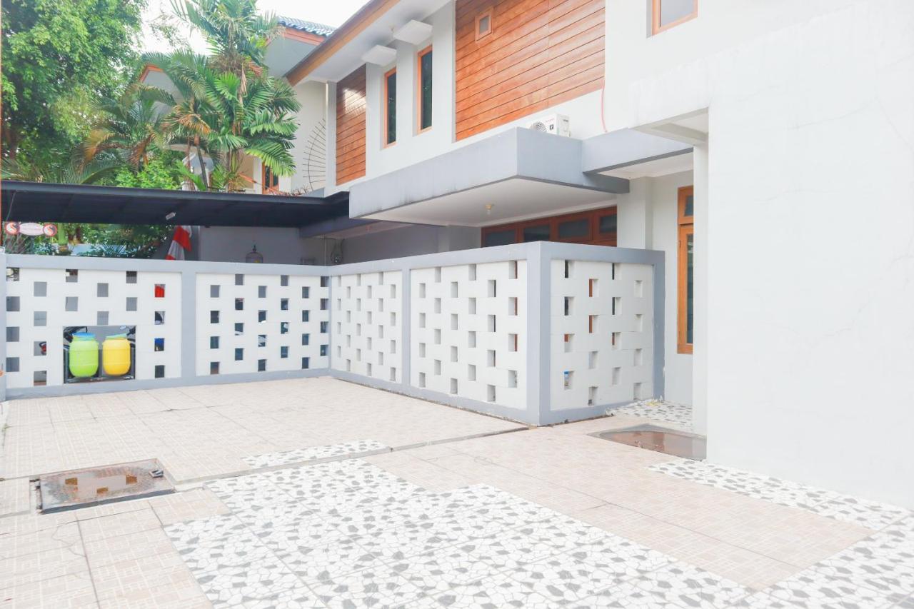 Oyo 2196 Ss Homes Jakarta Eksteriør billede
