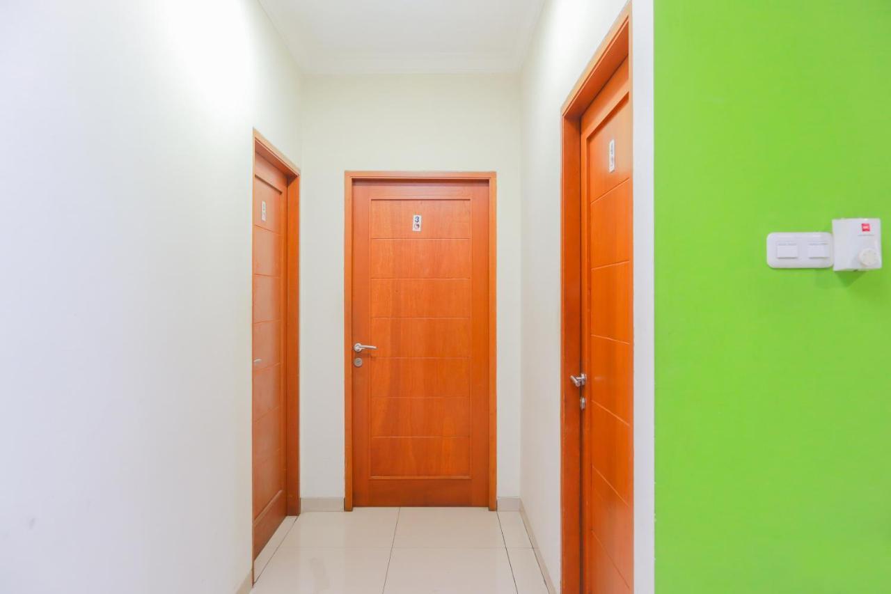 Oyo 2196 Ss Homes Jakarta Eksteriør billede