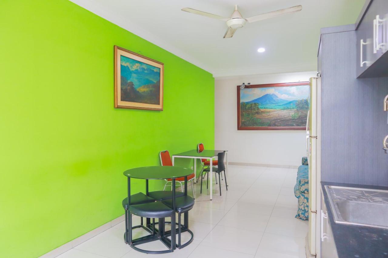 Oyo 2196 Ss Homes Jakarta Eksteriør billede